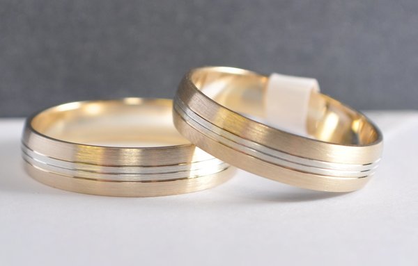1 Paar Trauringe - Gold 333 - Bicolor - Breite 4,5mm - Stärke 1,2mm