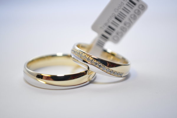 1 Paar Trauringe Hochzeitsringe Gold 750 - Hochglanz - Damenring mit Zirkonia
