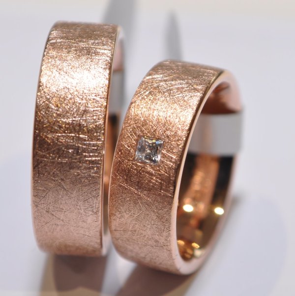 Trauringe - Eismatt mit Diamant 0,05ct - Princess -  - Gold 333, 585, 750, Platin, Palladium