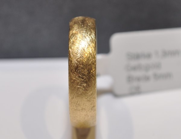 1 Trauring - Eismatt - Gold 585 - Breite: 5,0 mm - Stärke: 1,3mm