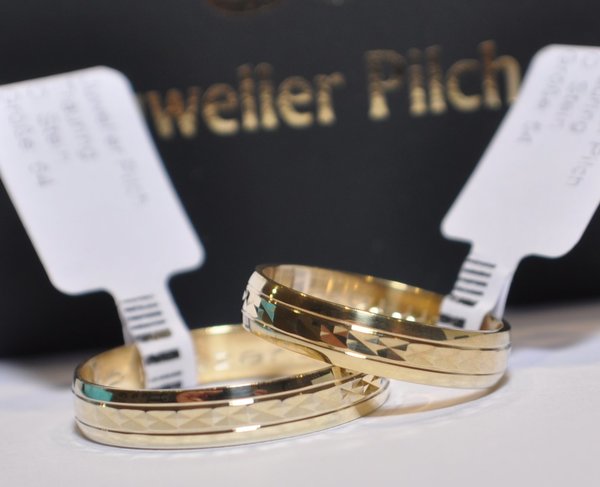 1 Paar Trauringe Hochzeitsringe Gold 333 - Breite: 4,0 mm - Stärke: 1,2mm