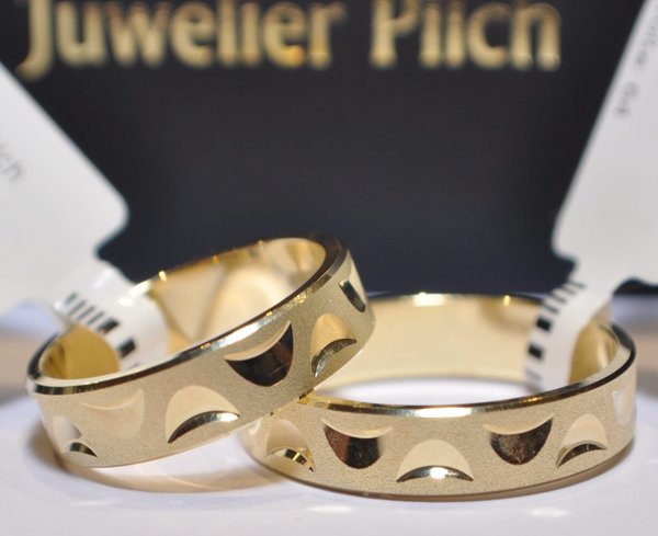 1 Paar Trauringe Hochzeitsringe Gold 333 - Breite: 5,0 mm - Stärke 1,3mm - Sandmatt