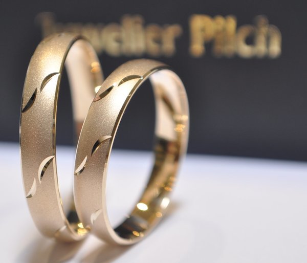 1 Paar Trauringe Hochzeitsringe Gold 333 - Breite: 4,0 mm - Stärke: 1,4mm