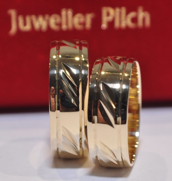 1 Paar Trauringe Hochzeitsringe Gold 333 - Breite: 8,0 mm - Stärke: 1,1mm
