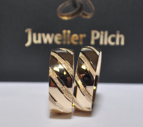 1 Paar Trauringe Hochzeitsringe Gold 333 - Breite: 7,0 und 6,0 mm