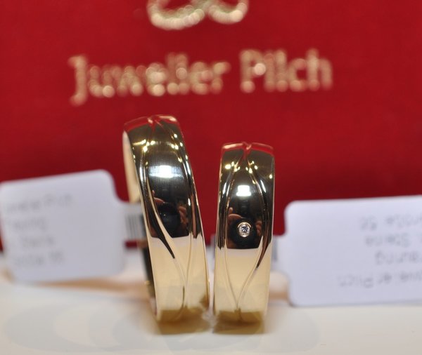 Ein Paar Trauringe Eheringe Hochzeitsringe Gold 585 Breite 6mm mit Diamant 0,01ct