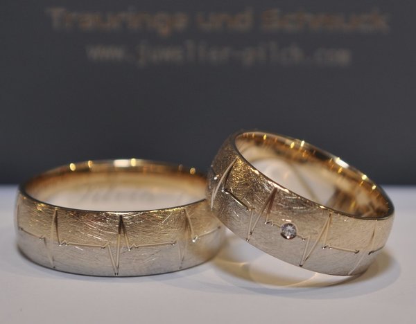 Ein Paar Trauringe Eheringe Gold 585 - Eismatt - Bicolor - Weiß/Gelb - Damenring mit Brillant 0,03ct