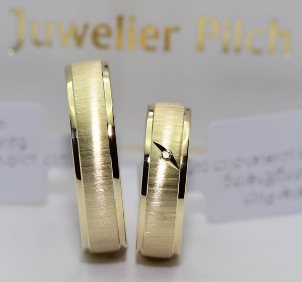 Trauringe Eheringe Gold 333 Poliert / Quermatt Gelbgold mit Diamant 0,01ct.