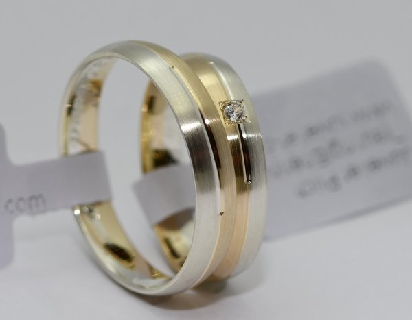 Trauringe/Eheringe - Gelb-/Weißgold 750 - Längsmatt mit Diamant