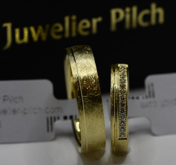 1 Paar Trauringe Gold 585 - Gelbgold - Eismattiert - Mit 14 Diamanten
